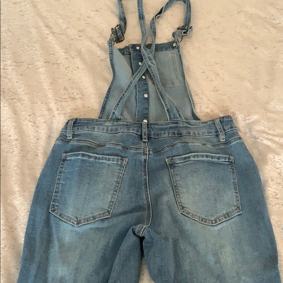 Light skinny Overalls - Picture 2 of 3